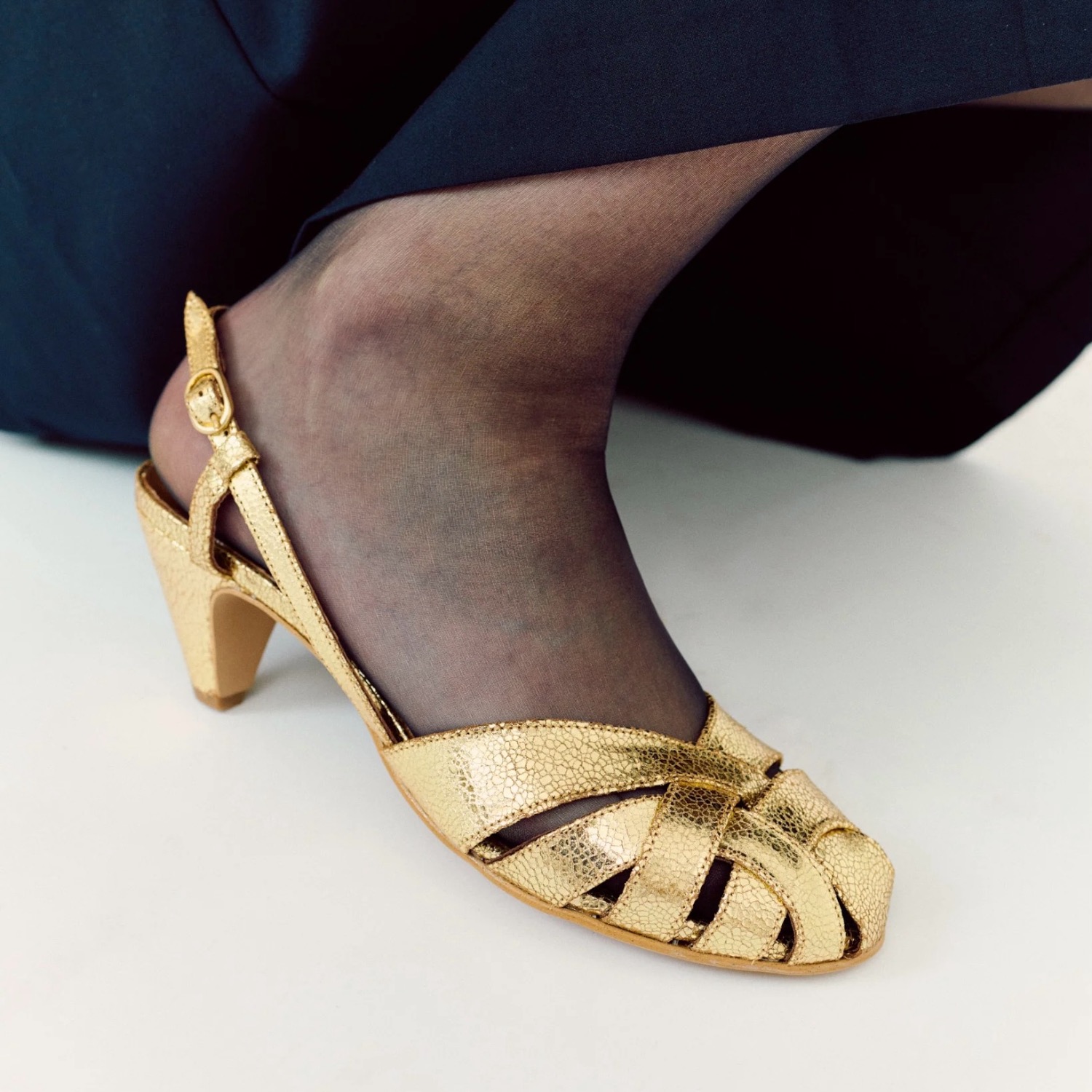 Banie 50 stiletto Crackled metallic goat Gold | Anonymous