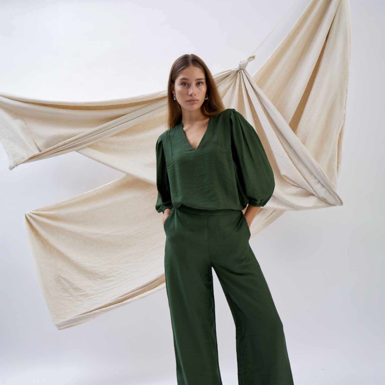 Seria V-Neck Blouse Rifle Green | Minus